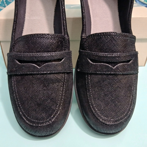 Cloudsteppers by Clarks Black Loafers - Picture 2 of 8